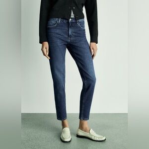 NWT MNG MANGO High-Waist Dark Wash Ankle Length Mom Jean Size 4